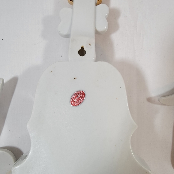 Vtg 3 Piece Porcelain Hand Painted Violin Wall Pocket/Plaque w Music Notes Japan - Picture 4 of 13